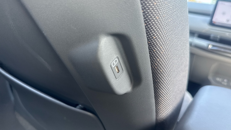 Kia EV3 150kW Air 81.4kWh 5dr Auto Electric Estate - Image 31