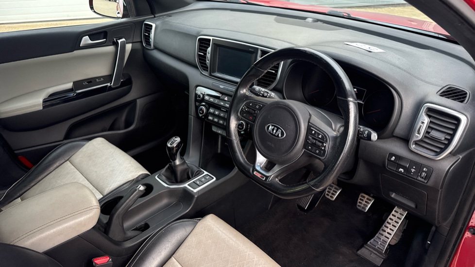 Kia Sportage 1.6T GDi GT-Line 5dr [AWD] Petrol Estate - Image 11