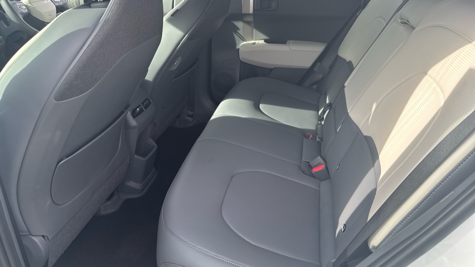 Kia EV3 150kW GT-Line S 81.4kWh 5dr Auto Electric Estate - Image 16