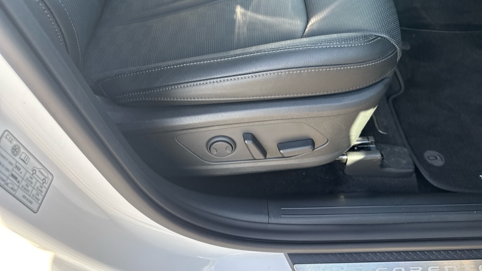 Kia Sorento 1.6 T-GDi HEV Evolve 5dr Auto Hybrid Station Wagon - Image 29