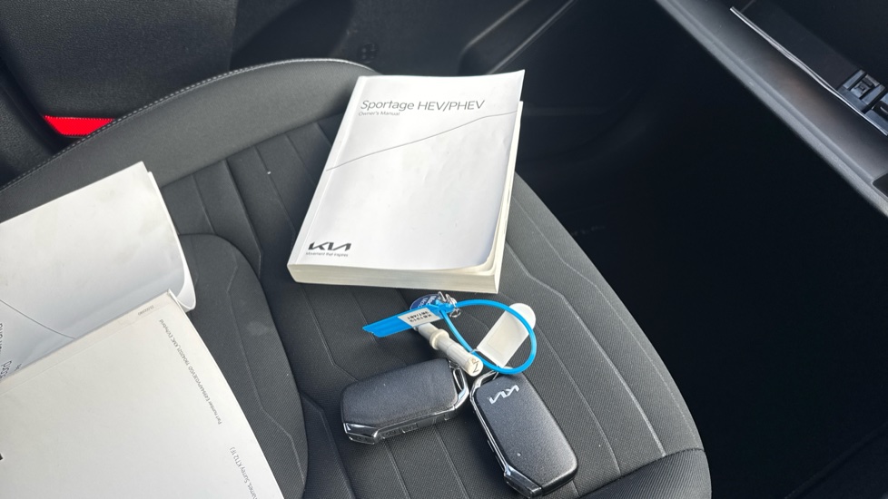 Kia Sportage 1.6T GDi HEV 3 5dr Auto Hybrid Estate - Image 19