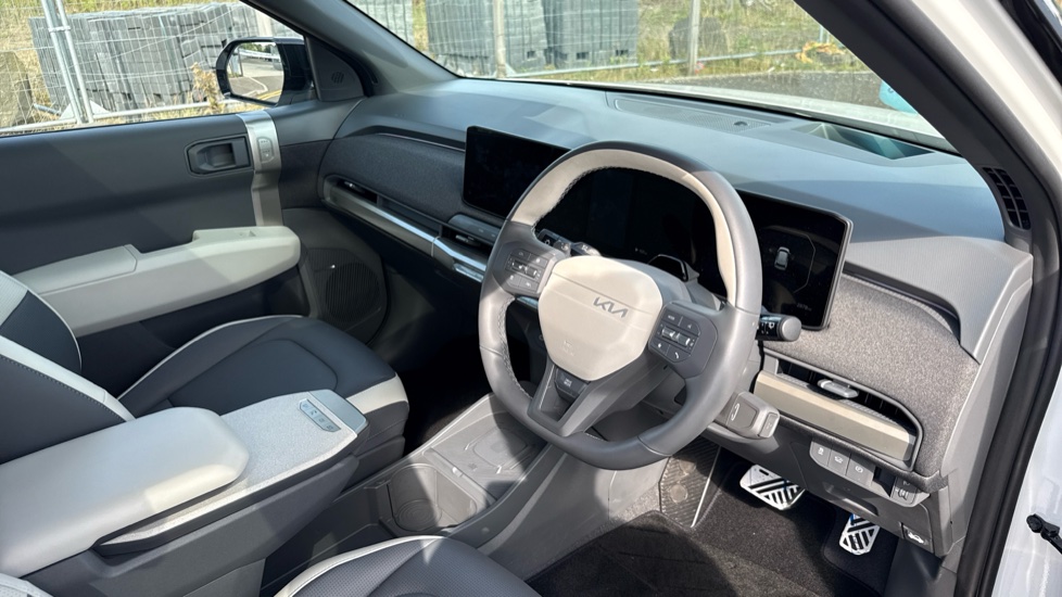 Kia EV3 150kW GT-Line S 81.4kWh 5dr Auto Electric Estate - Image 11