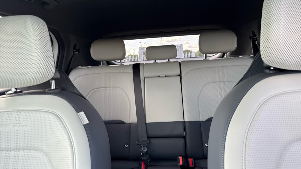 Kia EV3 150kW GT-Line S 81.4kWh 5dr Auto Electric Estate - Image 15