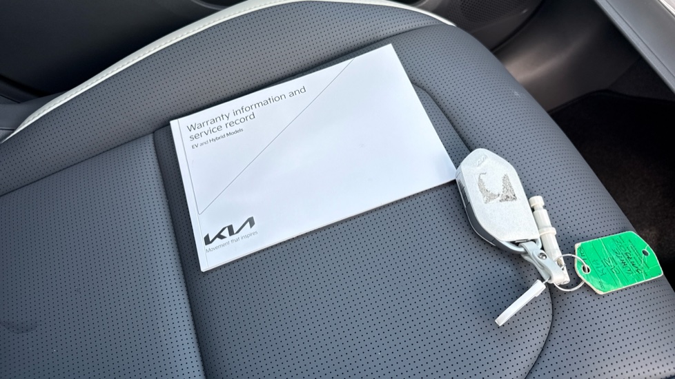 Kia EV3 150kW GT-Line S 81.4kWh 5dr Auto Electric Estate - Image 19