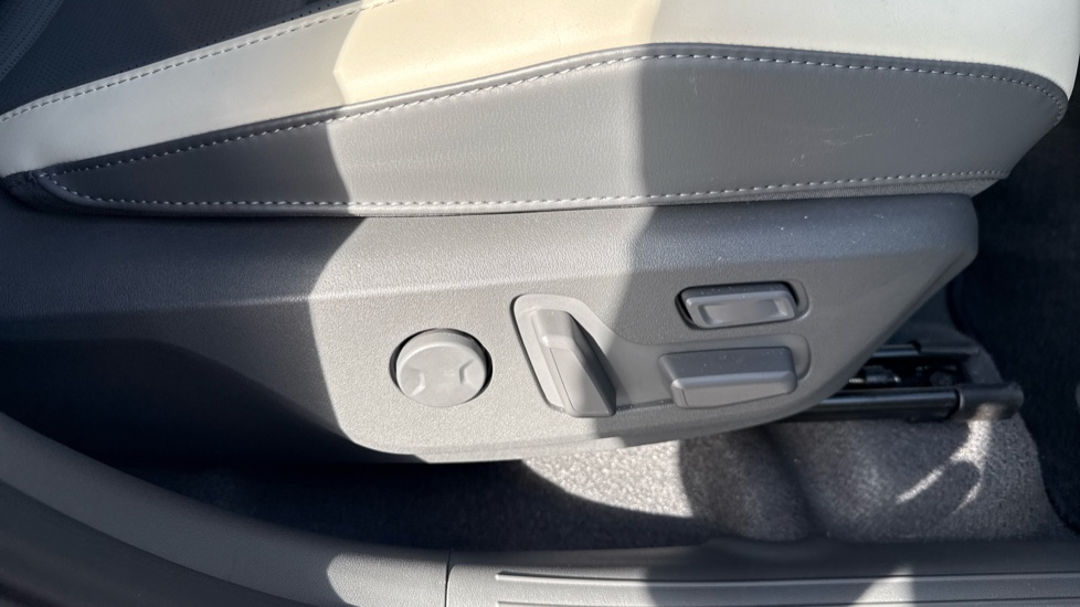 Kia EV3 150kW GT-Line S 81.4kWh 5dr Auto Electric Estate - Image 24