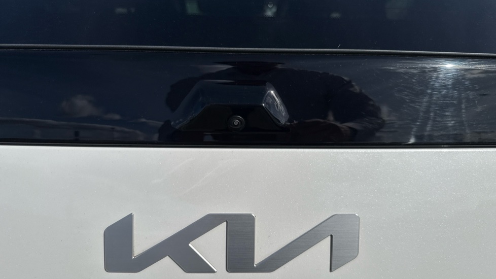 Kia EV3 150kW GT-Line S 81.4kWh 5dr Auto Electric Estate - Image 32