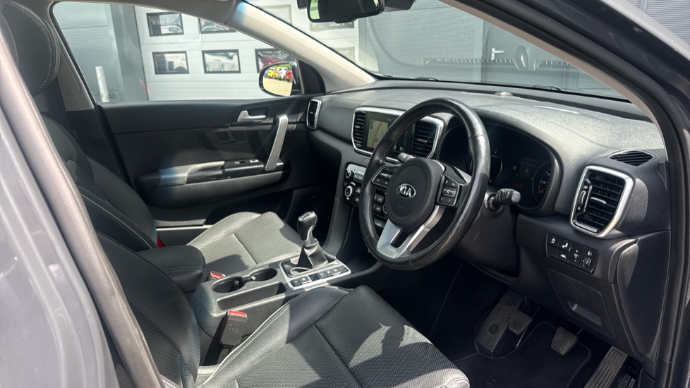 Kia Sportage 1.6T GDi ISG 4 5dr Petrol Estate - Image 11