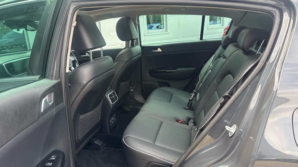 Kia Sportage 1.6T GDi ISG 4 5dr Petrol Estate - Image 16