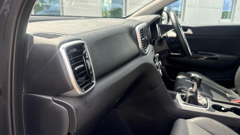 Kia Sportage 1.6T GDi ISG 4 5dr Petrol Estate - Image 38