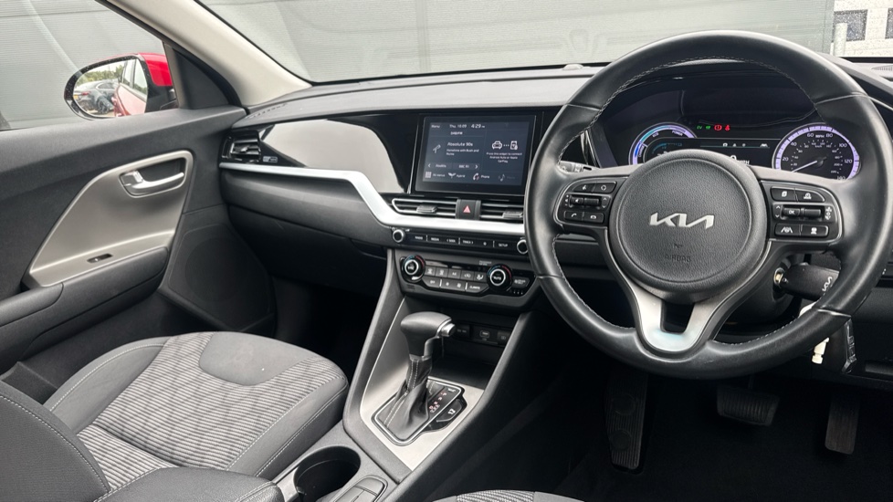 Kia Niro 1.6 GDi Hybrid 2 5dr DCT Hybrid Estate - Image 11