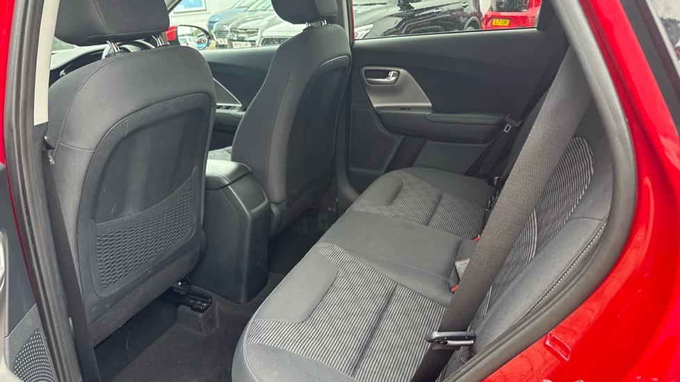 Kia Niro 1.6 GDi Hybrid 2 5dr DCT Hybrid Estate - Image 16