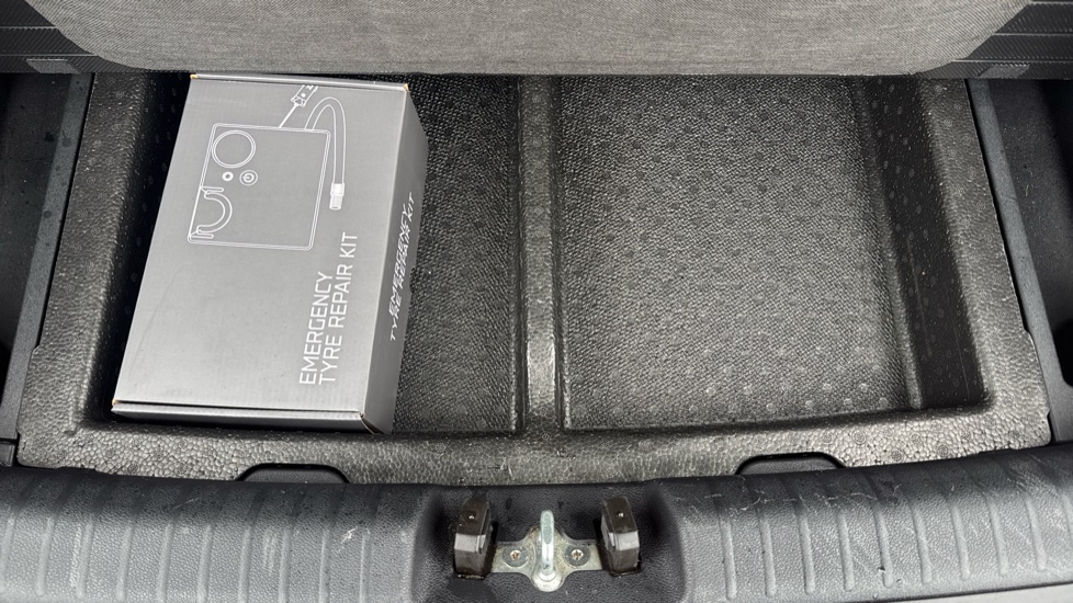 Kia Niro 1.6 GDi Hybrid 2 5dr DCT Hybrid Estate - Image 21