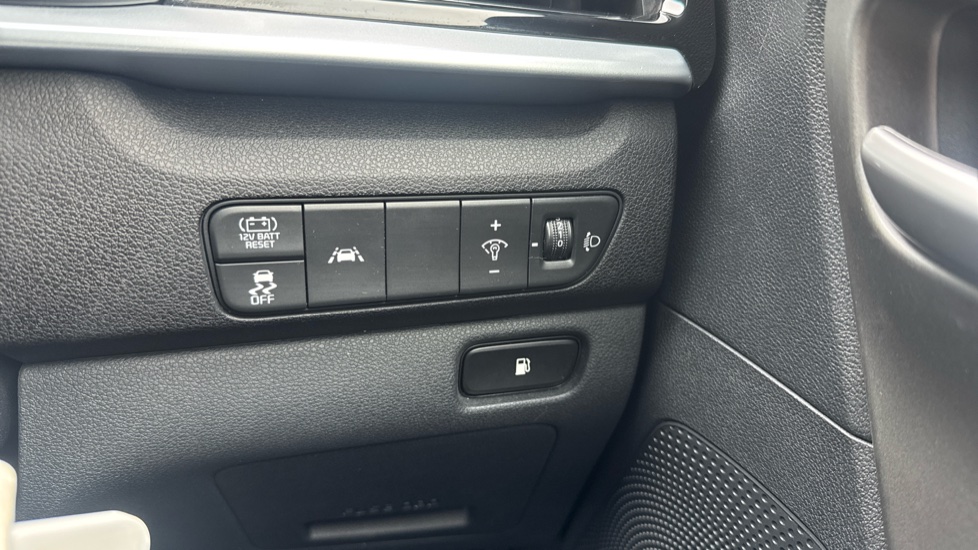 Kia Niro 1.6 GDi Hybrid 2 5dr DCT Hybrid Estate - Image 34