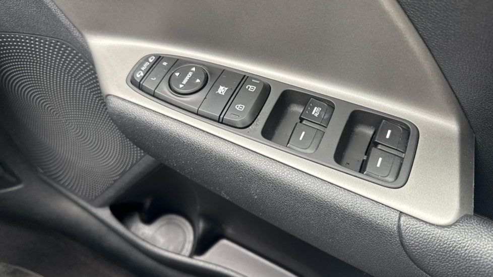 Kia Niro 1.6 GDi Hybrid 2 5dr DCT Hybrid Estate - Image 35