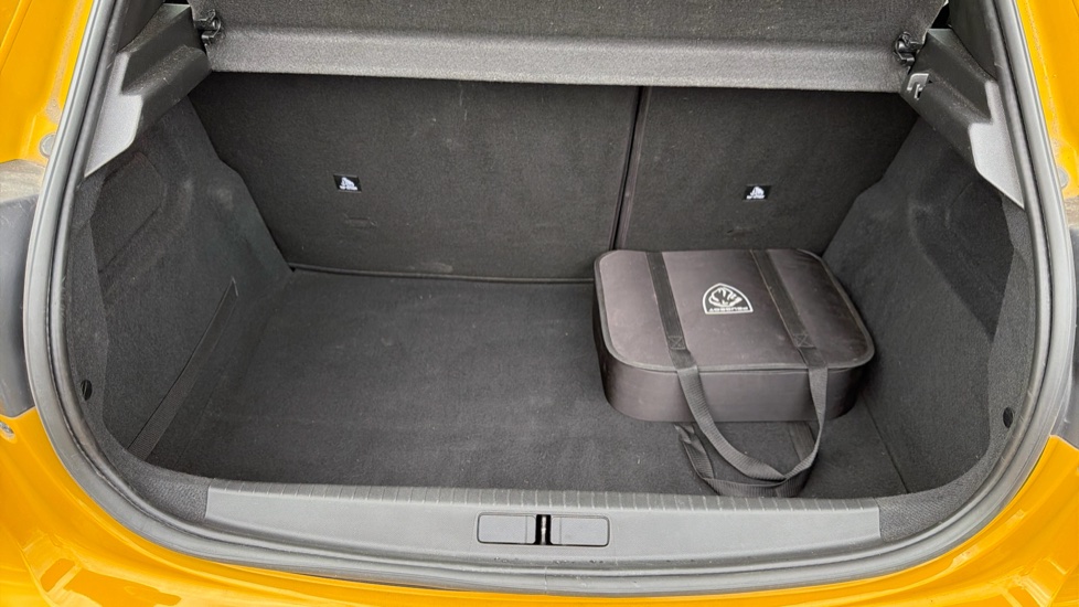 Peugeot 208 100kW Allure Premium 50kWh 5dr Auto Electric Hatchback - Image 4