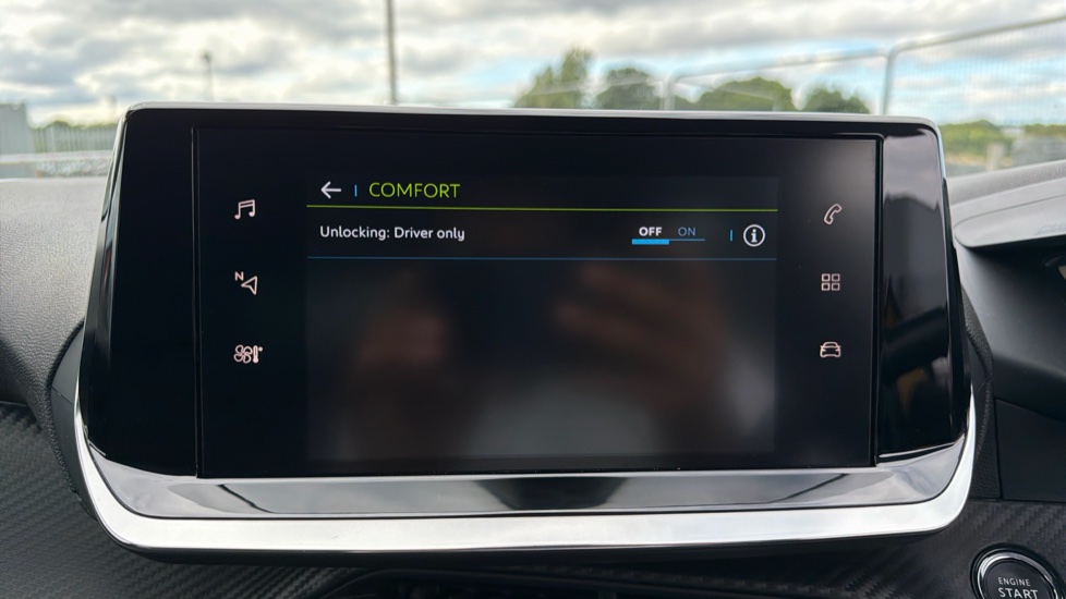 Peugeot 208 100kW Allure Premium 50kWh 5dr Auto Electric Hatchback - Image 29