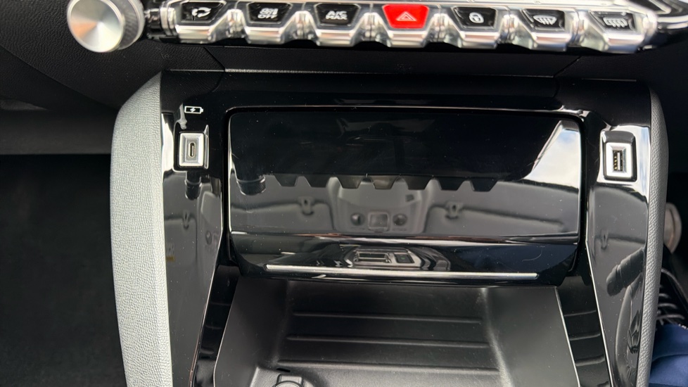 Peugeot 208 100kW Allure Premium 50kWh 5dr Auto Electric Hatchback - Image 33