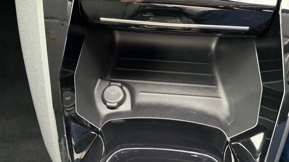 Peugeot 208 100kW Allure Premium 50kWh 5dr Auto Electric Hatchback - Image 34
