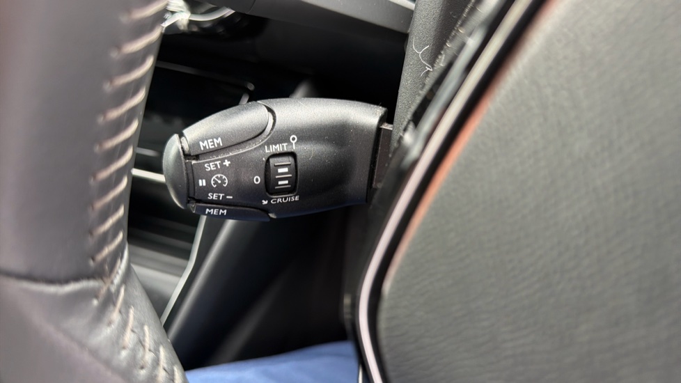 Peugeot 208 100kW Allure Premium 50kWh 5dr Auto Electric Hatchback - Image 44