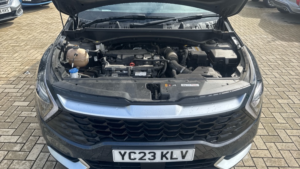 Kia Sportage 1.6T GDi ISG 2 5dr Petrol Estate - Image 27