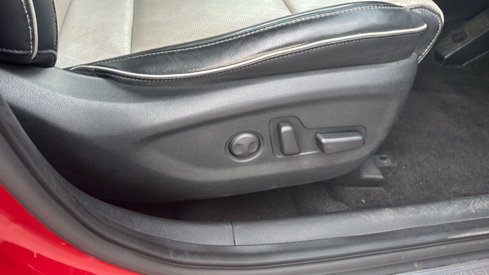 Kia Sportage 1.6T GDi GT-Line S 5dr DCT Auto [AWD] Petrol Estate - Image 35