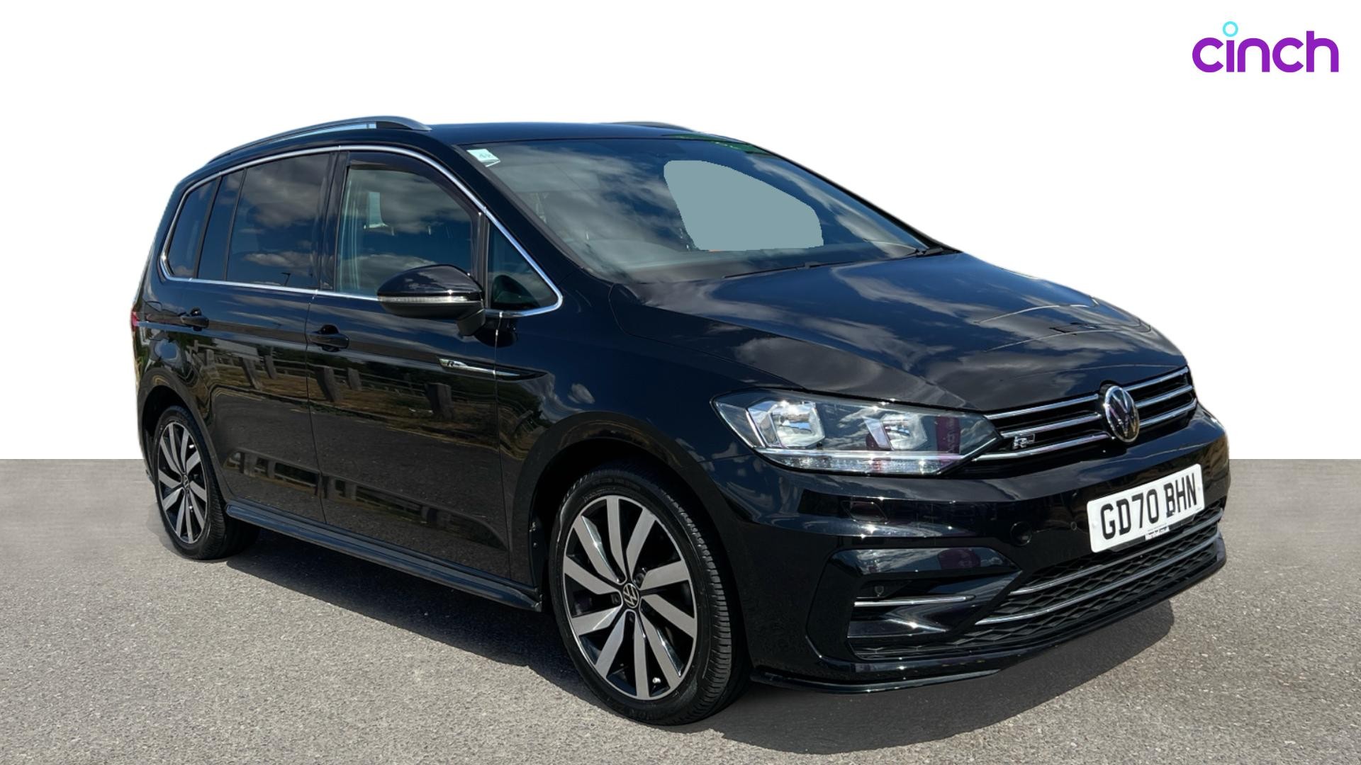 Volkswagen Touran listing photo