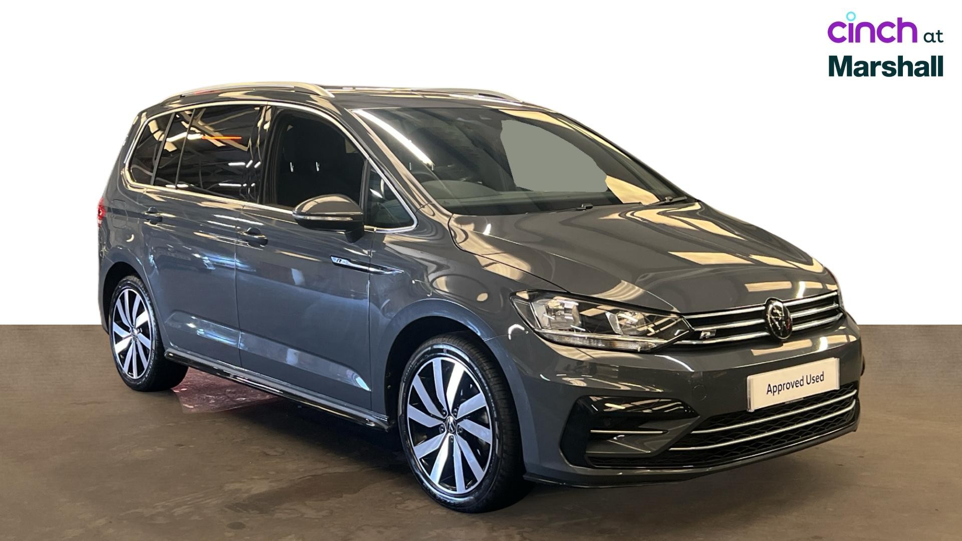 Volkswagen Touran listing photo