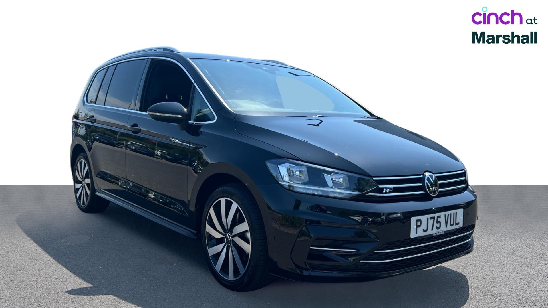 Volkswagen Touran listing photo