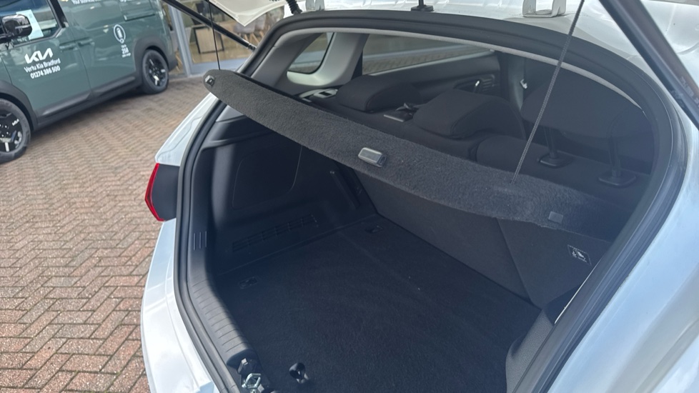 Hyundai i20 1.0T GDi 48V MHD Premium 5dr DCT Petrol Hatchback - Image 38