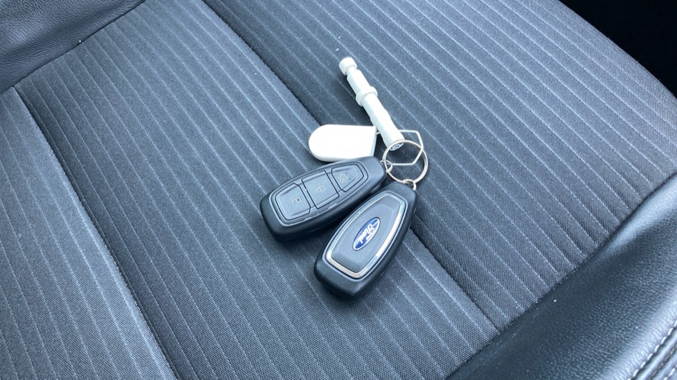 Ford Kuga 2.0 EcoBlue 190 Titanium First Ed 5dr Auto AWD Diesel Estate - Image 20
