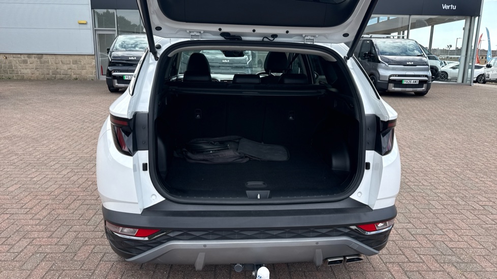 Hyundai TUCSON 1.6 TGDi Plug-in Hybrid Ultimate 5dr 4WD Auto Estate - Image 4