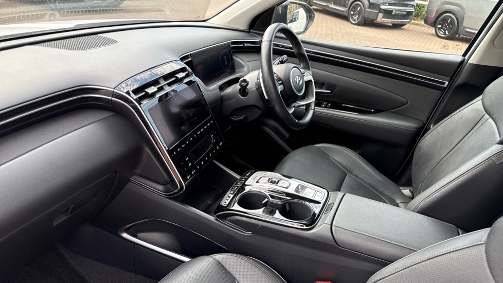 Hyundai TUCSON 1.6 TGDi Plug-in Hybrid Ultimate 5dr 4WD Auto Estate - Image 9