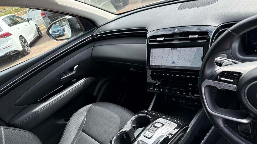 Hyundai TUCSON 1.6 TGDi Plug-in Hybrid Ultimate 5dr 4WD Auto Estate - Image 14