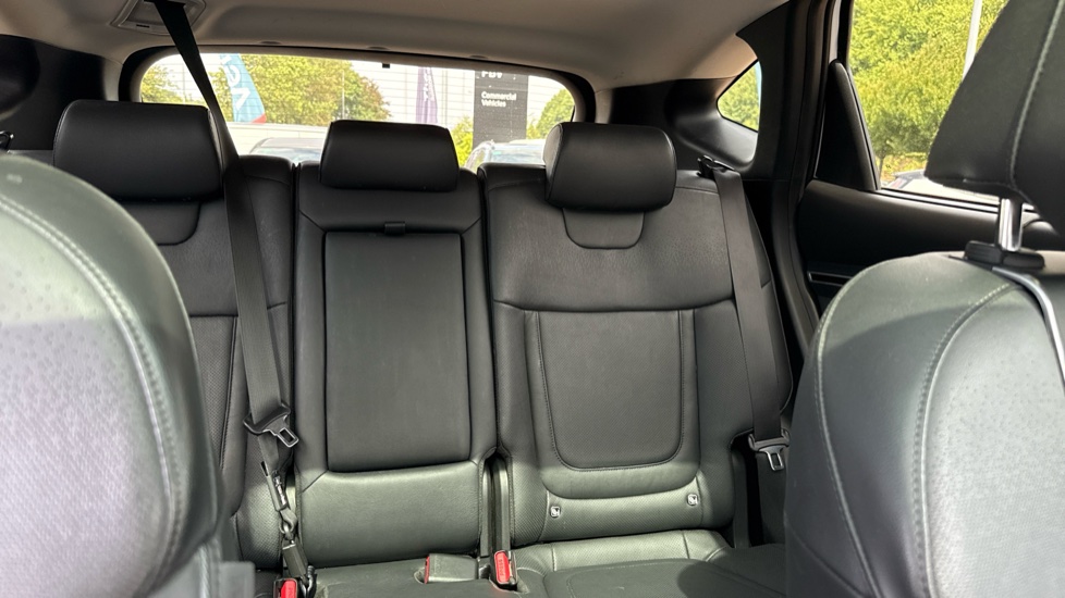 Hyundai TUCSON 1.6 TGDi Plug-in Hybrid Ultimate 5dr 4WD Auto Estate - Image 15