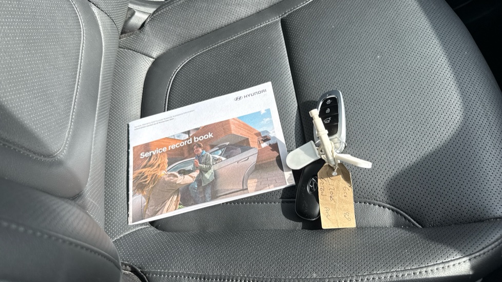 Hyundai TUCSON 1.6 TGDi Plug-in Hybrid Ultimate 5dr 4WD Auto Estate - Image 19