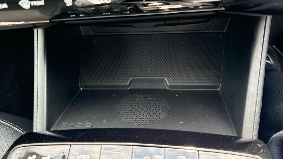 Hyundai TUCSON 1.6 TGDi Plug-in Hybrid Ultimate 5dr 4WD Auto Estate - Image 28
