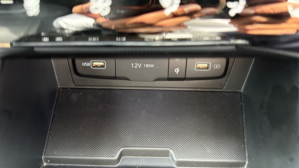 Hyundai TUCSON 1.6 TGDi Plug-in Hybrid Ultimate 5dr 4WD Auto Estate - Image 29