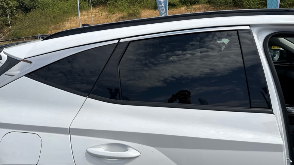 Hyundai TUCSON 1.6 TGDi Plug-in Hybrid Ultimate 5dr 4WD Auto Estate - Image 37