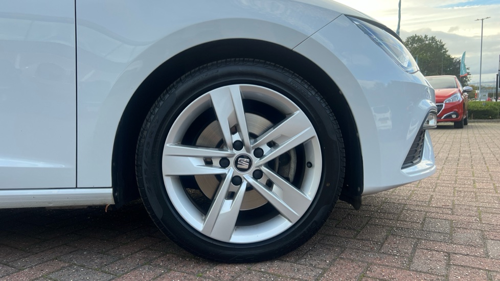 SEAT Leon 2.0 TSI 190 FR [EZ] 5dr DSG Petrol Hatchback - Image 7