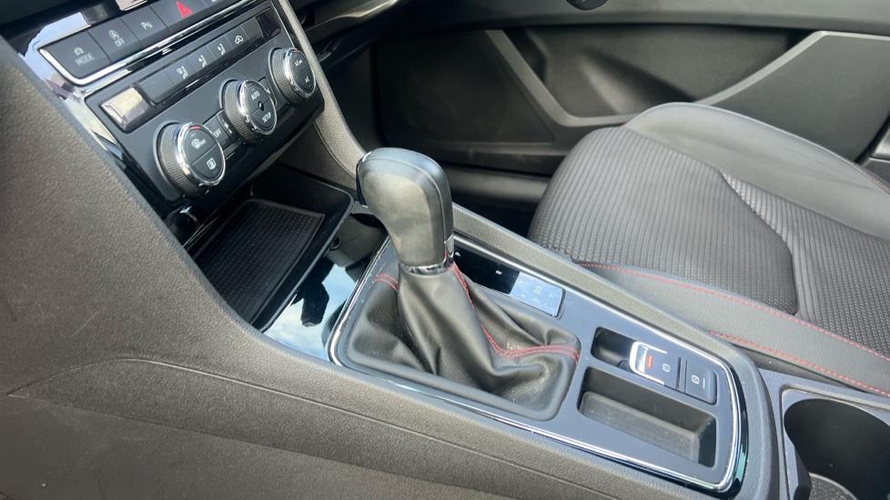 SEAT Leon 2.0 TSI 190 FR [EZ] 5dr DSG Petrol Hatchback - Image 13