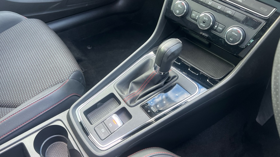 SEAT Leon 2.0 TSI 190 FR [EZ] 5dr DSG Petrol Hatchback - Image 14