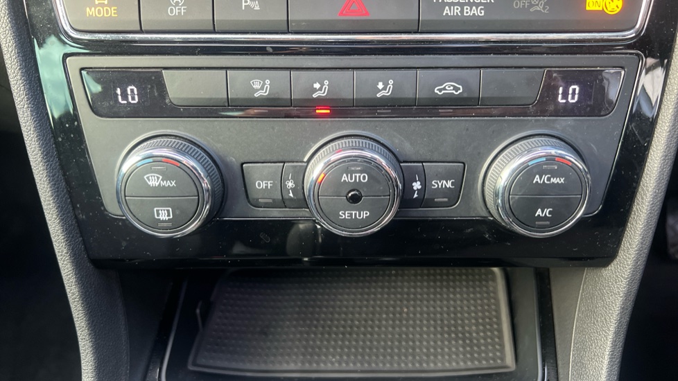 SEAT Leon 2.0 TSI 190 FR [EZ] 5dr DSG Petrol Hatchback - Image 27