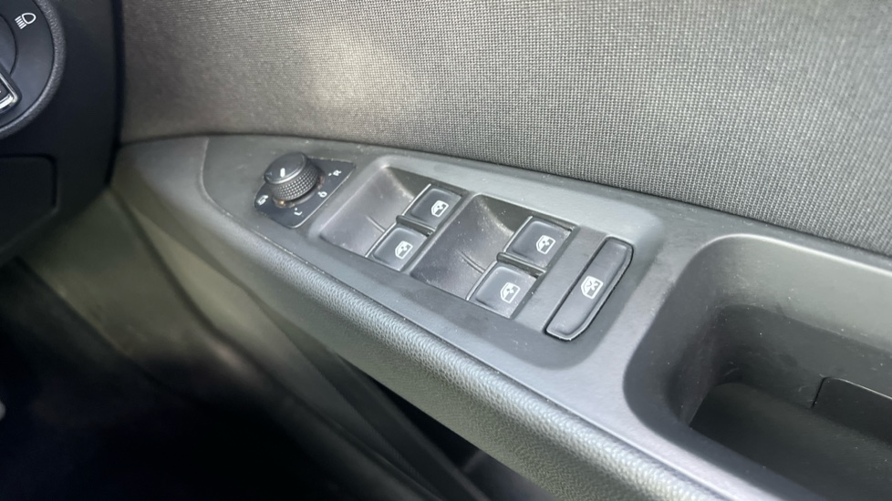 SEAT Leon 2.0 TSI 190 FR [EZ] 5dr DSG Petrol Hatchback - Image 30