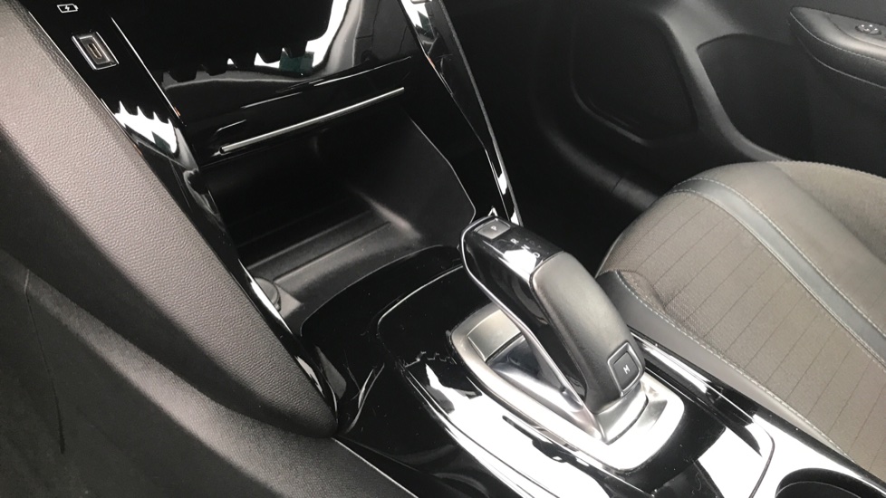 Peugeot 208 1.2 PureTech 130 Allure 5dr EAT8 Petrol Hatchback - Image 13