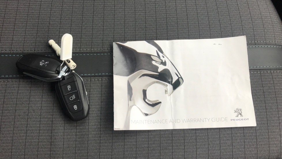 Peugeot 208 1.2 PureTech 130 Allure 5dr EAT8 Petrol Hatchback - Image 19