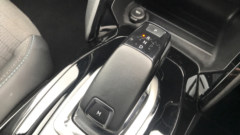 Peugeot 208 1.2 PureTech 130 Allure 5dr EAT8 Petrol Hatchback - Image 28