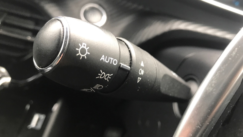 Peugeot 208 1.2 PureTech 130 Allure 5dr EAT8 Petrol Hatchback - Image 34