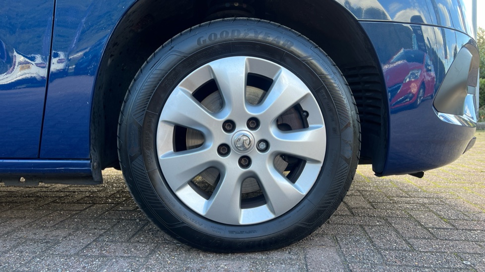 Vauxhall Combo Life 1.5 Turbo D SE 5dr [7 seat] Diesel Estate - Image 7