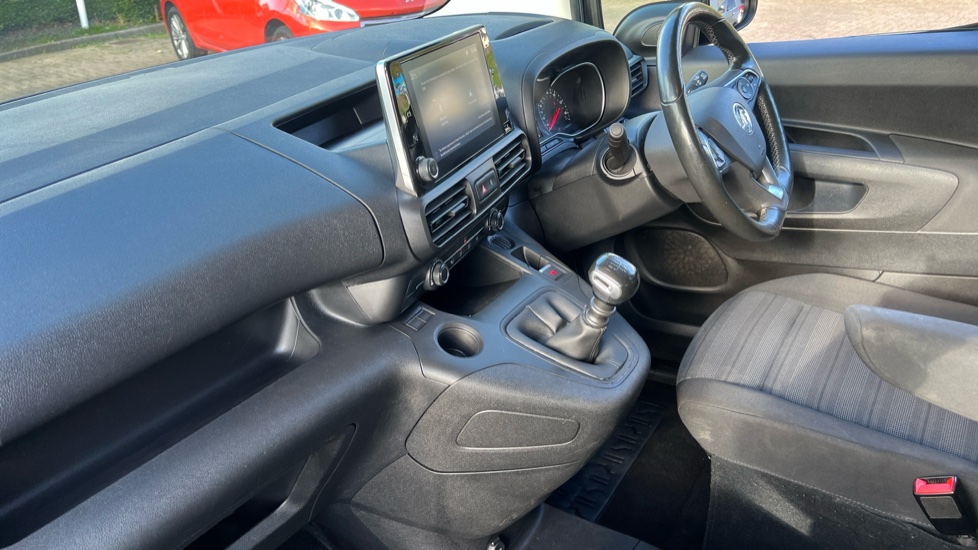 Vauxhall Combo Life 1.5 Turbo D SE 5dr [7 seat] Diesel Estate - Image 9