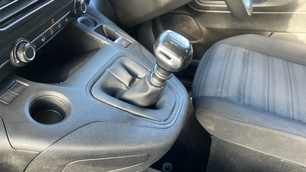 Vauxhall Combo Life 1.5 Turbo D SE 5dr [7 seat] Diesel Estate - Image 13